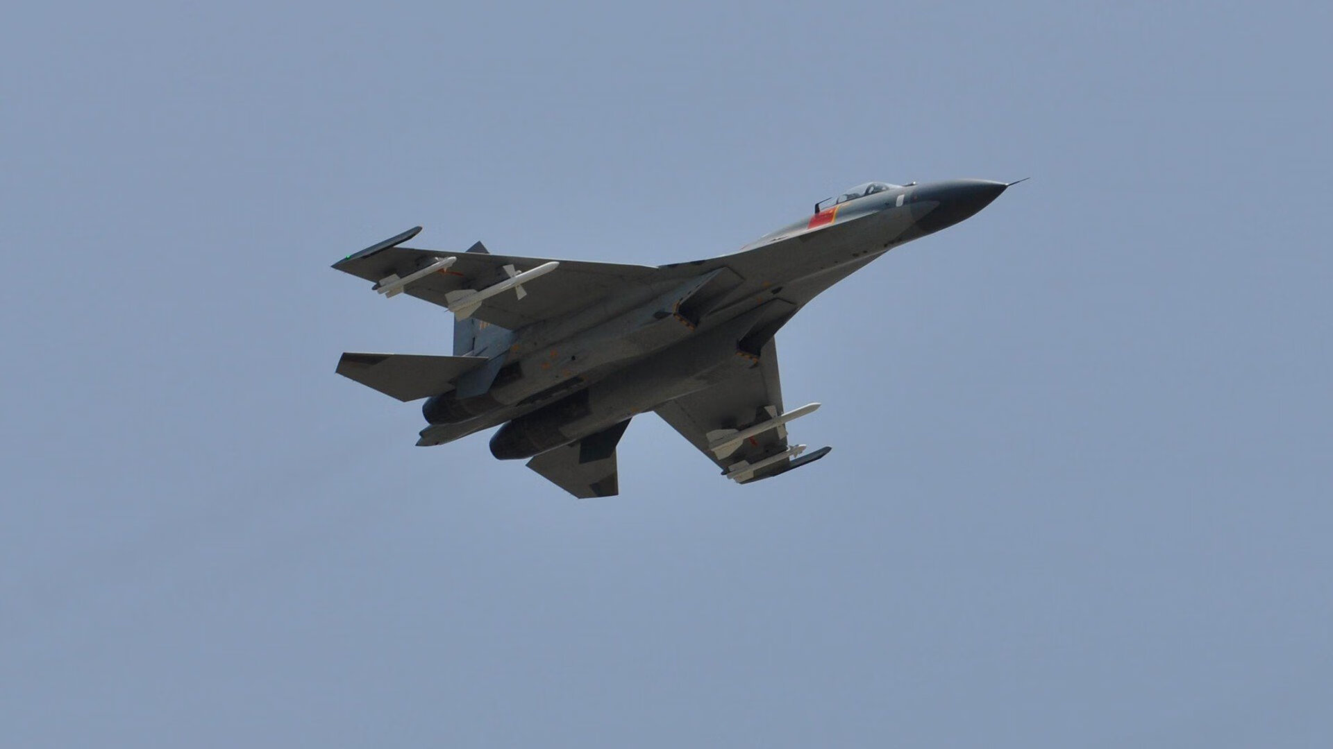 开云下载-詹姆斯带伤坚持比赛打动全场球迷，詹姆斯有伤吗